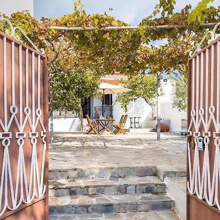 Casa La Perla - *