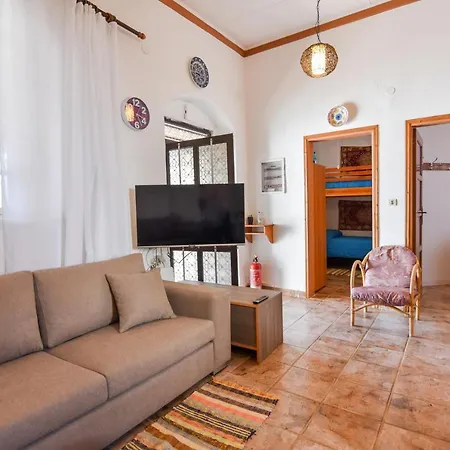 Casa La Perla - *